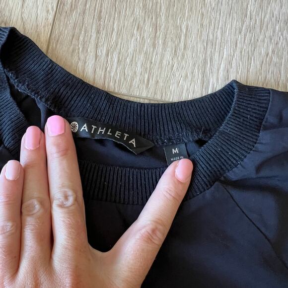 ATHLETA Women's Zephyr Tee Size M In Black - Picture 8 of 9